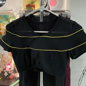 VINTAGE NIKE CROP TOP